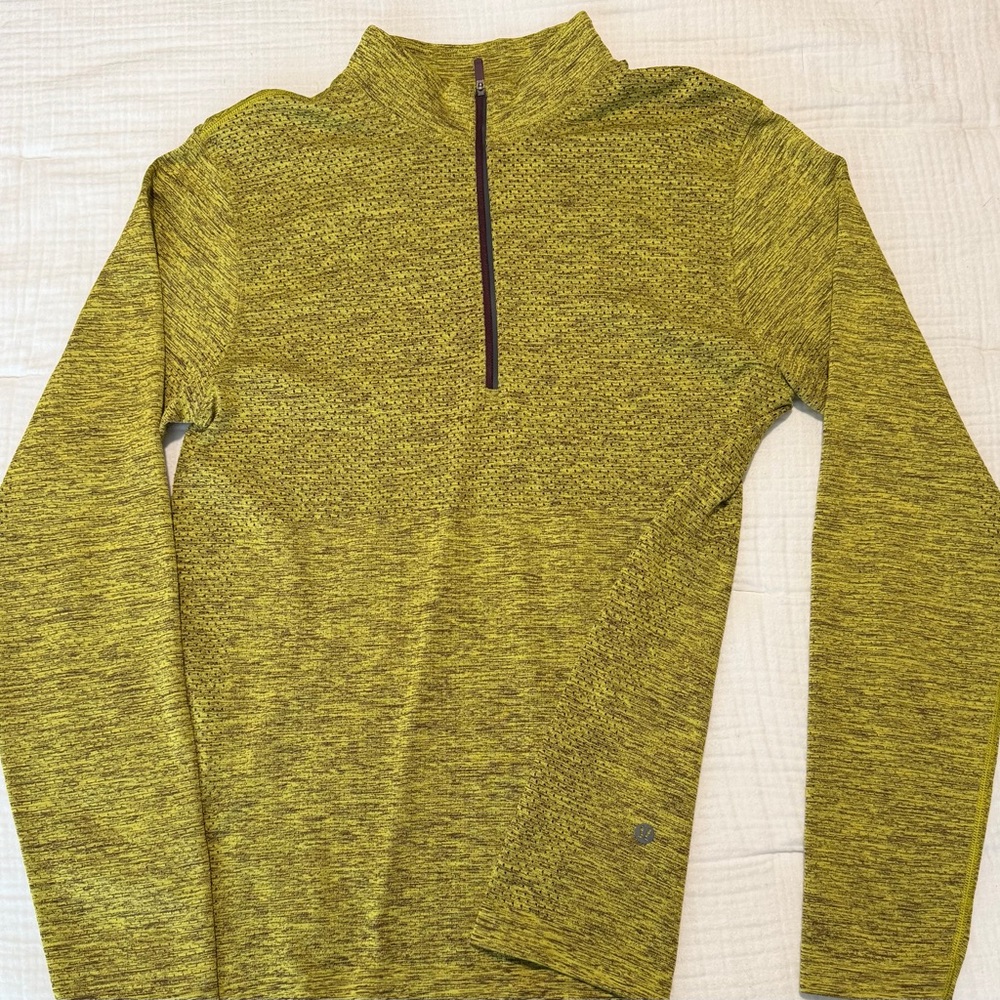 Lululemon Men’s metal vent tech midweight Quarter-Zip Cassis and sonic yellow